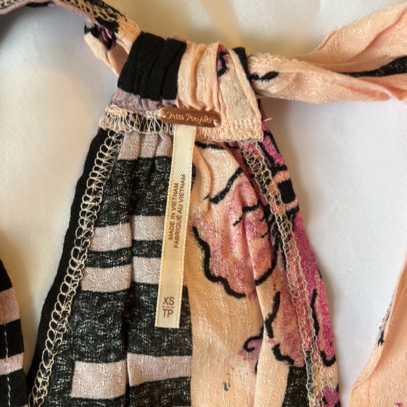 Free People XSm Top Hot Tropics Floral Dark Combo Cinched Halter Racerback NWT - Picture 4 of 9